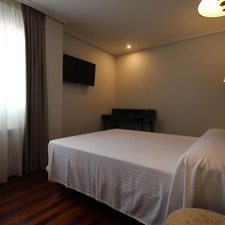 Hosteria De Adarzo Auto Check Santander Exterior photo