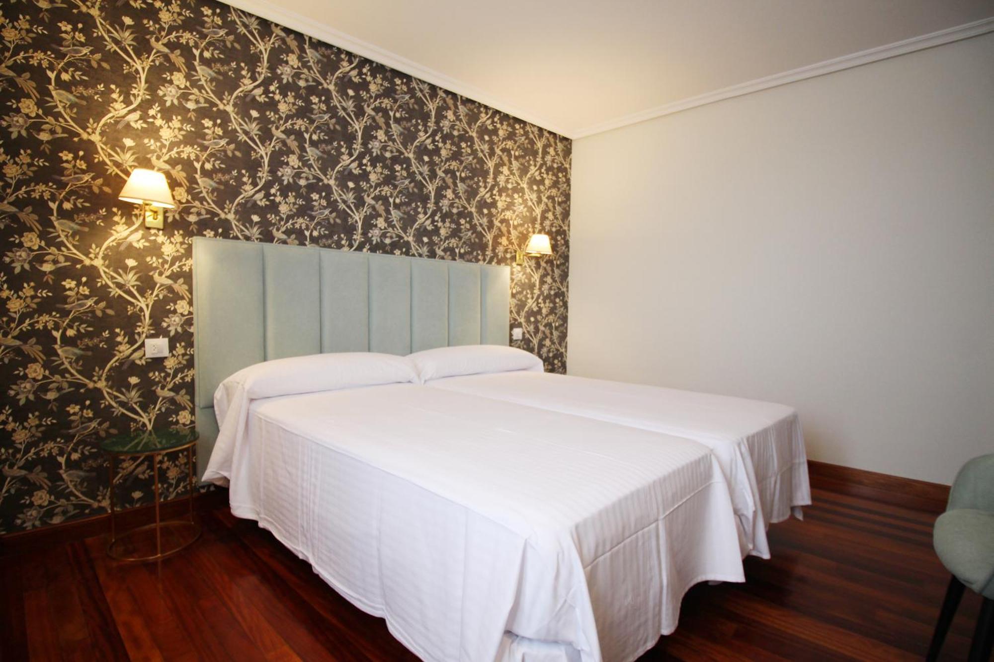 Hosteria De Adarzo Auto Check Santander Exterior photo